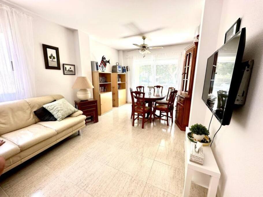 Three Bedroom Apartment, Prime Javea Location Bagian luar foto